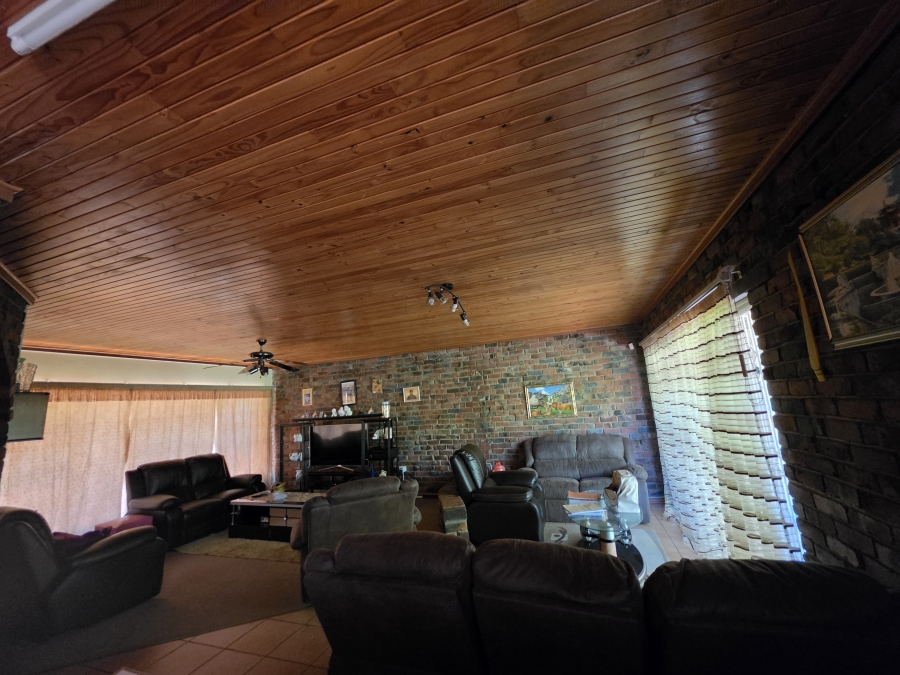 4 Bedroom Property for Sale in Pellissier Free State